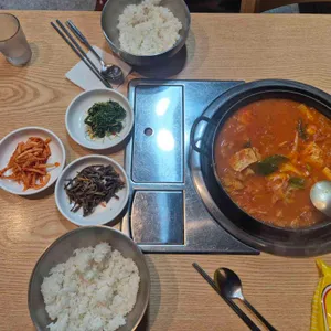 친구네 돼지찌개두루치기 사진 2