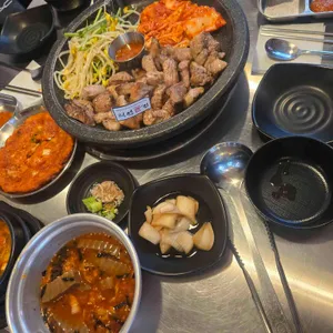 익선끝집 사진