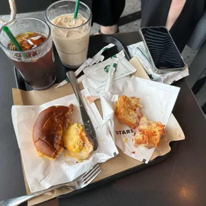 스타벅스 사진 2