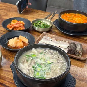 쌍둥이 순대국 대표 사진