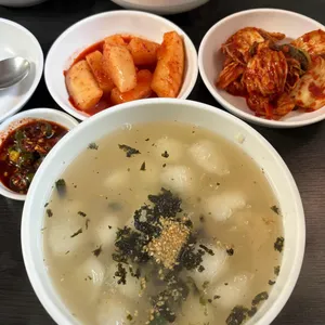 고향의맛 손칼국수 감자옹심이 대표 사진