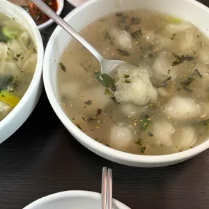 고향의맛 손칼국수 감자옹심이 사진