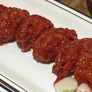 육회바른연어 대표 사진