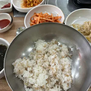 풀잎보리쌈밥생고기 대표 사진