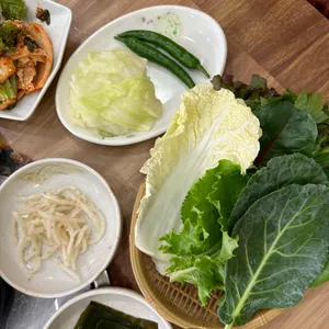 풀잎보리쌈밥생고기 대표 사진