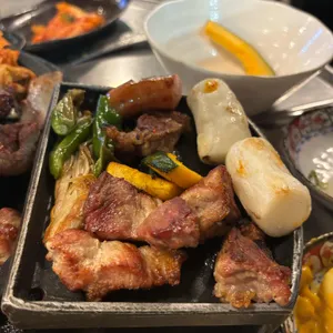 넙딱집 사진 1