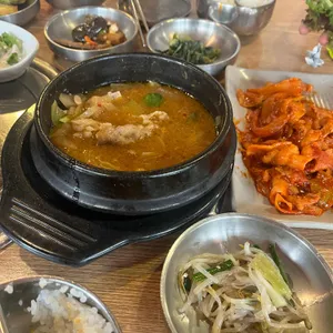 24시 집밥집 쌈밥 생선구이 조림 사진