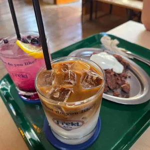 프레클 앤 코 사진 1