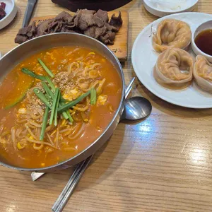 육쌈냉면 사진