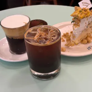 베이커스트 브라운 대표 사진