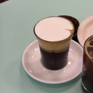 베이커스트 브라운 대표 사진