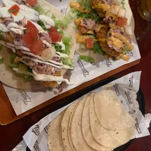 타케로스 대표 사진