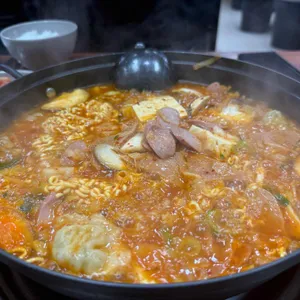 윤가네부대찌개 사진 1