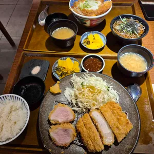 크레이지카츠 대표 사진