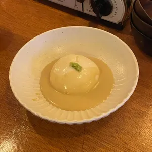 맞닿음 대표 사진