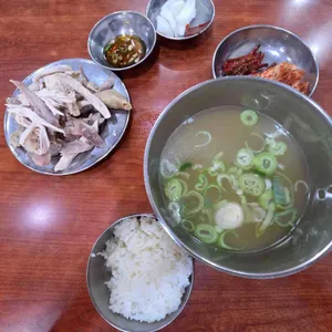 황귀닭곰탕백반 사진 1