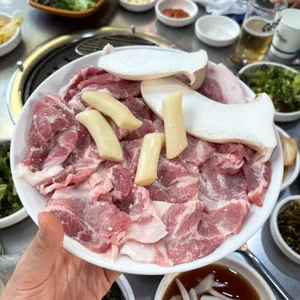돈우몰이왕소금구이 사진 1