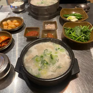 수변최고돼지국밥 사진 1