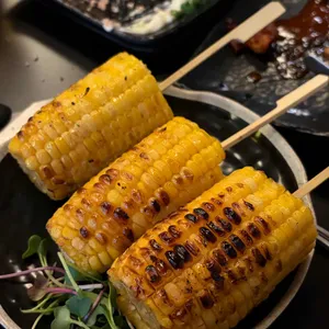토리아에즈 대표 사진