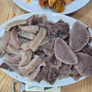 진성 옛날소머리국밥 대표 사진
