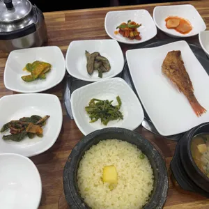 다정약수돌솥정식 사진