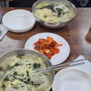충무칼국수 대표 사진