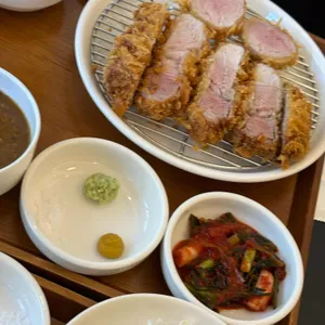 카미 사진