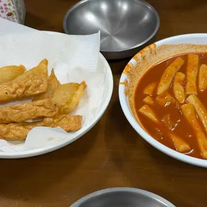 윤옥연 할매떡볶이 대표 사진