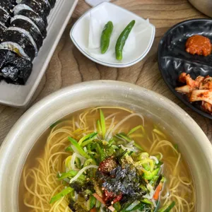 율이네국수 사진 1