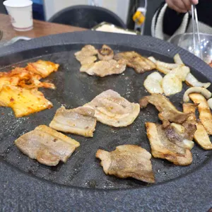 용현냉삼 사진 2