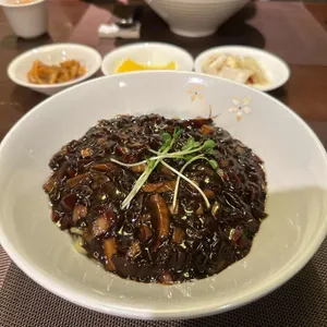 메이탄 대표 사진