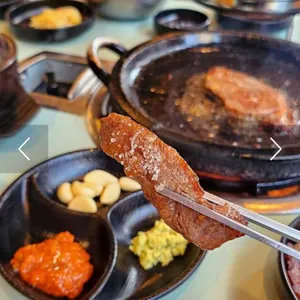 꾸석지돌판한우 사진