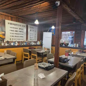 산아래주막 보쌈한상 얼큰보양칼국수 대표 사진