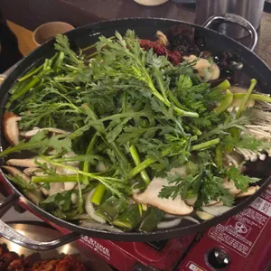 산아래주막 보쌈한상 얼큰보양칼국수 대표 사진