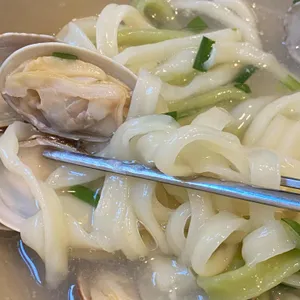 포도밭할머니칼국수 대표 사진
