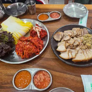 장수마늘보쌈 대표 사진