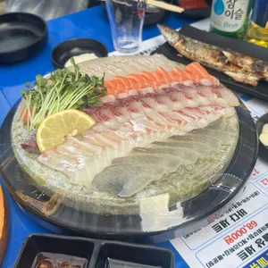 청춘종합어시장 사진 1