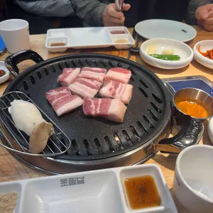 초필살돼지구이 사진 1