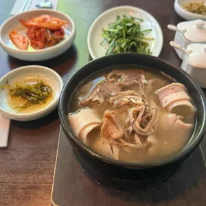 엄용백 돼지국밥 사진