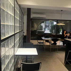 오버트 대표 사진