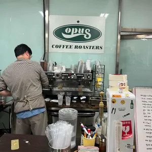 오퍼스 커피로스터즈 대표 사진