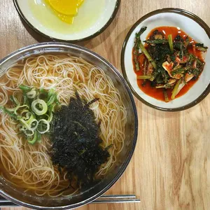 맛짱할매의 멸치국수 사진 1