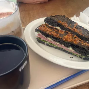 피틀리 대표 사진