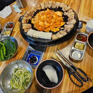 무쇠김치삼겹 사진