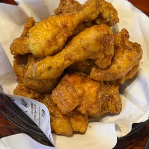교촌치킨 사진