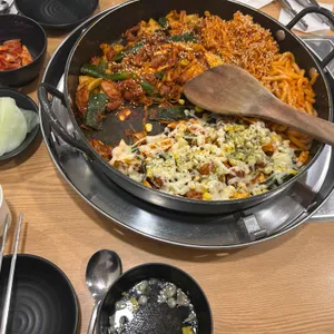 유가네닭갈비 사진