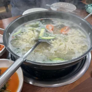 이석해물칼국수만두전골본점 사진 1