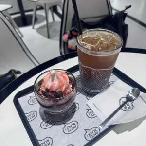 매트블랙 사진