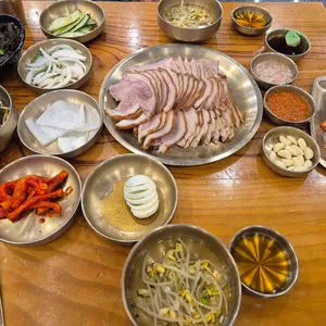 원조부산족발 사진 1