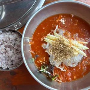 돌고래횟집 사진 2